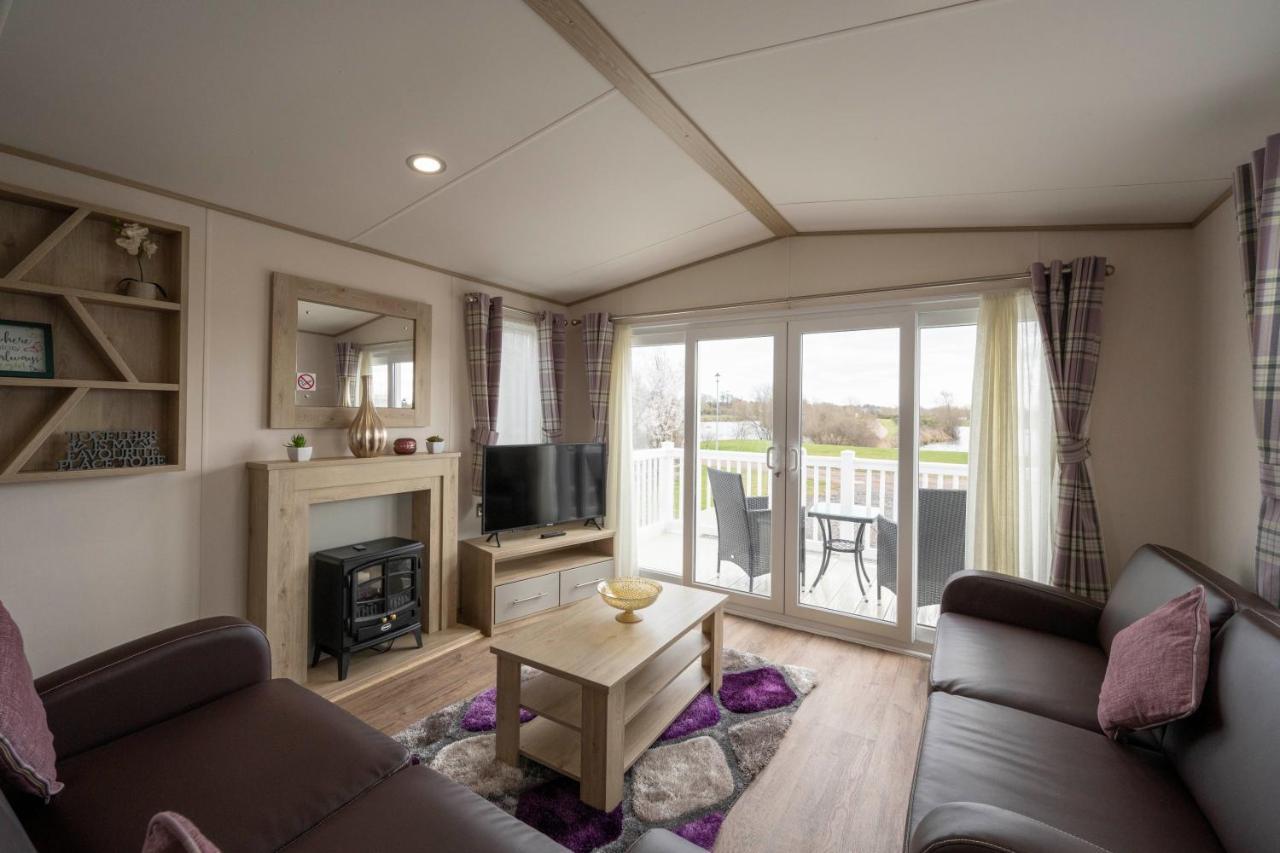 Hallcroft Fishery And Holiday Park Retford Exterior foto